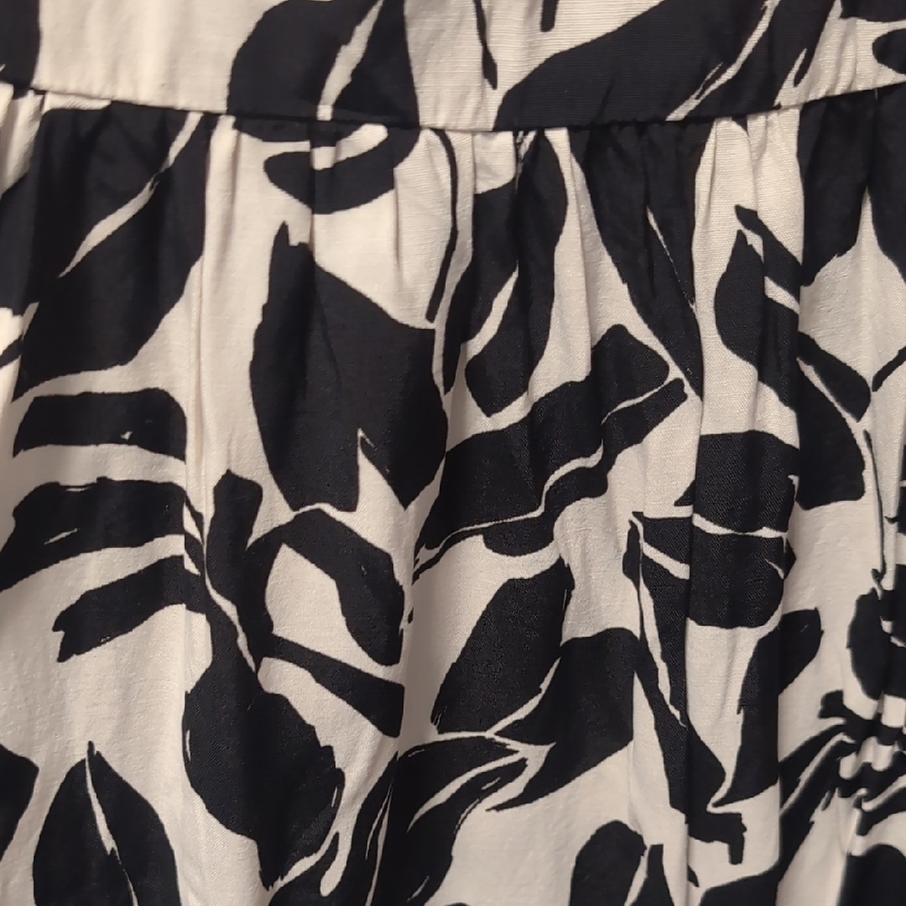EUC Black and White Leaf Maxi Dress - Picture 6 of 6